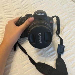 CANNON REBEL T6 in perfect condition